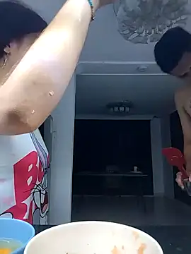 Snapshot of jov_and_thomas chatting on November 2025 03:39:01 AM jov and thomas online show from November 2025 03:39:01 AM