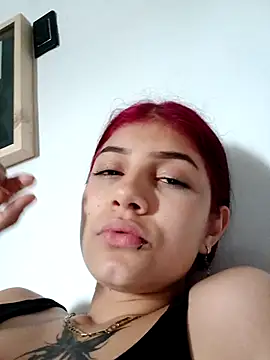 Snapshot of jov_and_thomas chatting on November 2025 07:06:01 PM jov and thomas online show from November 2025 07:06:01 PM