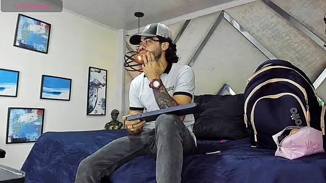 Snapshot of Sophia_Ostin69 chatting on November 2025 03:39:02 AM Sophia Ostin69 online show from November 2025 03:39:02 AM