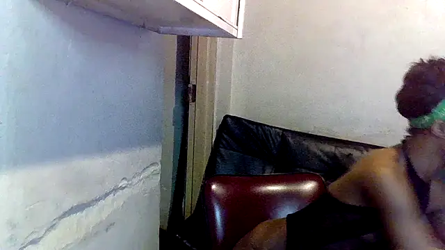 Snapshot of Nikistickyxx25 chatting on November 2025 04:45:02 AM Nikistickyxx25 online show from November 2025 04:45:02 AM