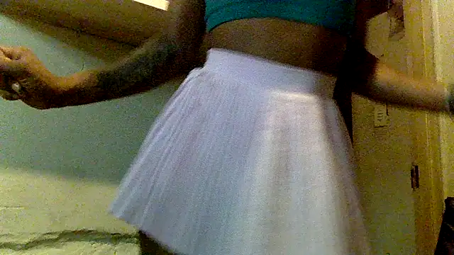 Snapshot of Nikistickyxx25 chatting on November 2025 05:06:02 PM Nikistickyxx25 online show from November 2025 05:06:02 PM