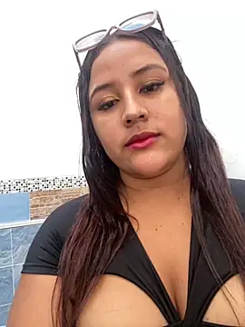 TifanyGrey online show from November 2025 06:28:01 PM