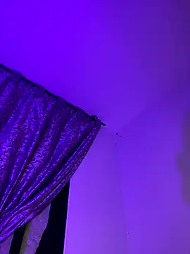 Snapshot of VIOLET_EF chatting on November 2025 03:05:02 AM VIOLET EF online show from November 2025 03:05:02 AM