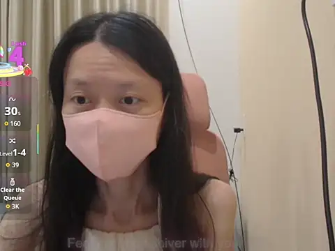 Snapshot of Lil-Cherries chatting on November 2025 04:06:01 PM Lil-Cherries online show from November 2025 04:06:01 PM