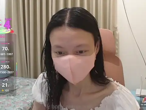 Snapshot of Lil-Cherries chatting on November 2025 10:59:02 AM Lil-Cherries online show from November 2025 10:59:02 AM