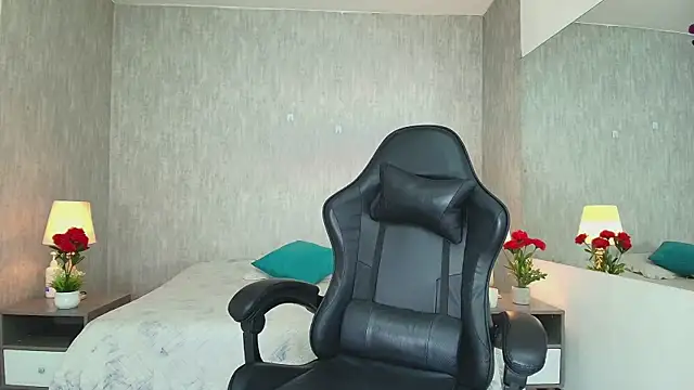 MeganDiamont FG online show from April 2026 07:31:02 PM