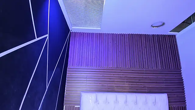 ZarinaWynne online show from April 2026 03:20:02 PM