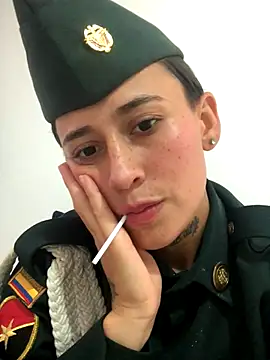 Miia Hoot online show from November 2025 02:35:01 PM