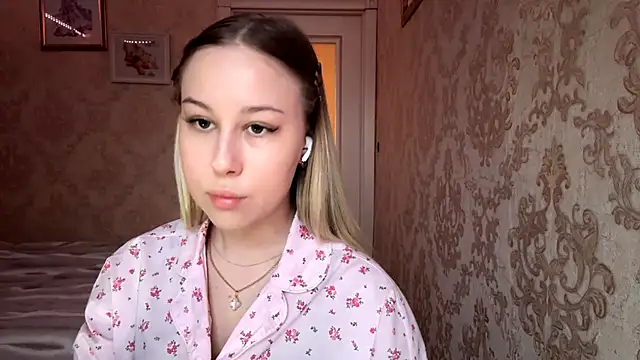 Rose Lachrymose online show from November 2025 05:29:01 AM