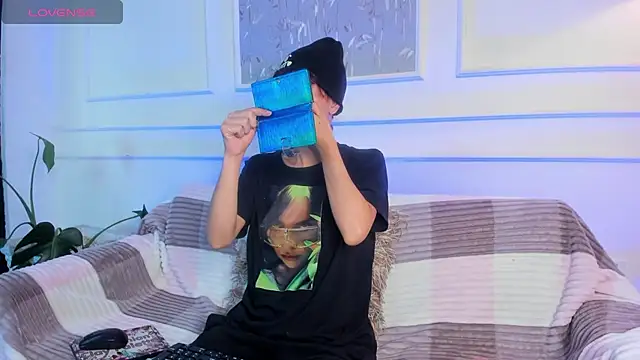 AliceMadnes online show from March 2026 12:51:02 PM