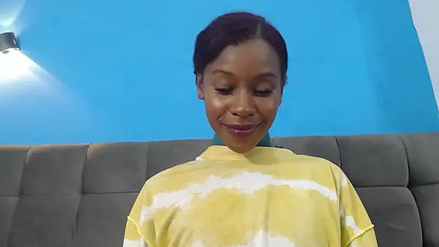 Snapshot of Aliis_Love chatting on November 2025 10:58:02 AM Aliis Love online show from November 2025 10:58:02 AM