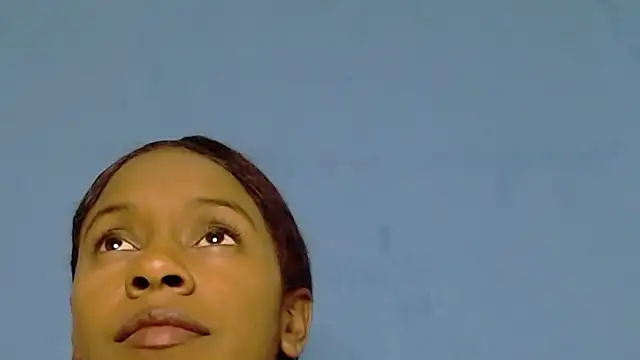 Snapshot of Aliis_Love chatting on November 2025 01:58:01 PM Aliis Love online show from November 2025 01:58:01 PM