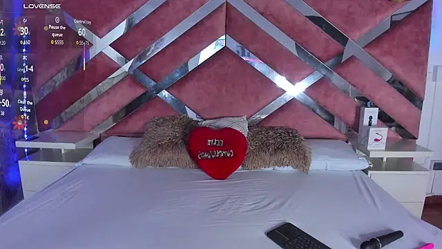 Snapshot of Lily_Queen30 chatting on November 2025 08:30:01 PM Lily Queen30 online show from November 2025 08:30:01 PM