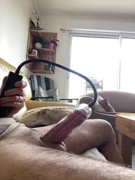 Guigui17000xh online show from March 2026 10:32:01 AM