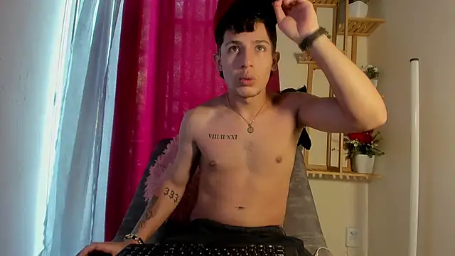 latiin boy21 online show from November 2025 06:07:02 PM