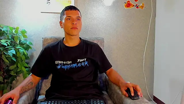 damian vega13 online show from November 2025 05:35:01 PM