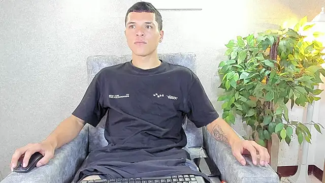 damian vega13 online show from November 2025 05:56:01 PM