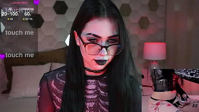 Snapshot of FetishForCassie chatting on December 2025 11:32:01 PM FetishForCassie online show from December 2025 11:32:01 PM