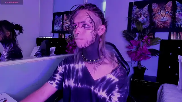 Snapshot of luxiel_ chatting on November 2025 09:14:01 PM luxiel online show from November 2025 09:14:01 PM