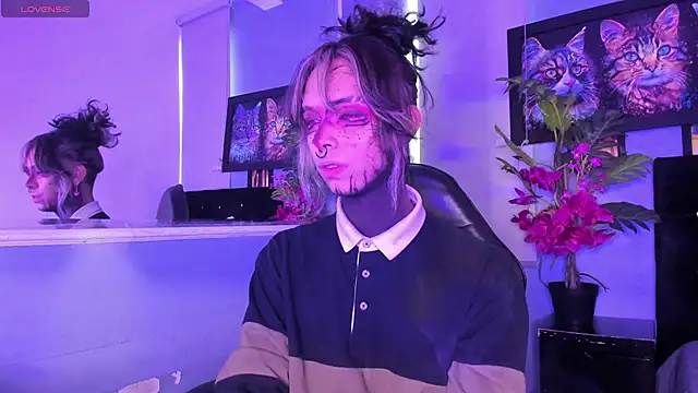 Snapshot of luxiel_ chatting on November 2025 08:42:01 PM luxiel online show from November 2025 08:42:01 PM