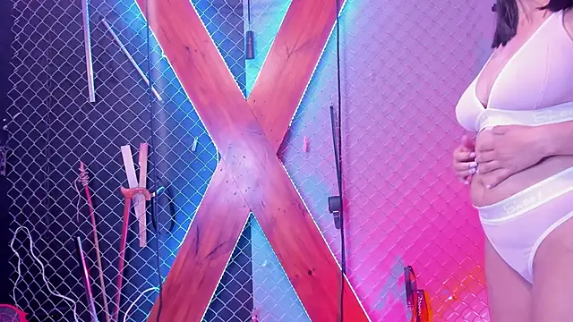 Mistress Luxxy bdsm online show from November 2025 01:18:02 PM