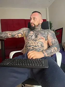 VenomHeat online show from November 2025 05:45:02 PM