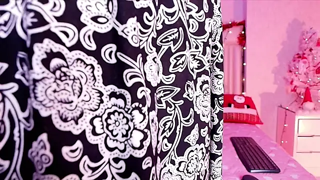 Snapshot of alanarose18 chatting on November 2025 07:13:01 PM alanarose18 online show from November 2025 07:13:01 PM