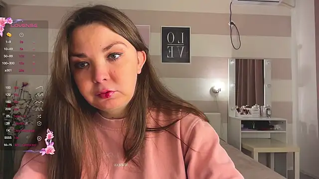 liliaMaivis online show from November 2025 06:17:01 PM