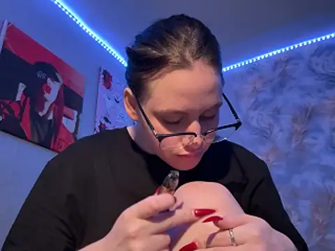 Snapshot of LANICROSS chatting on November 2025 12:38:01 PM LANICROSS online show from November 2025 12:38:01 PM