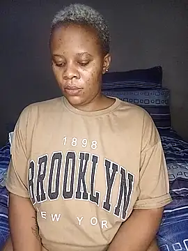 Snapshot of Emmylove-xr25 chatting on February 2026 08:29:02 PM Emmylove-xr25 online show from February 2026 08:29:02 PM