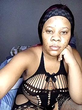 Snapshot of Emmylove-xr25 chatting on February 2026 07:53:02 PM Emmylove-xr25 online show from February 2026 07:53:02 PM