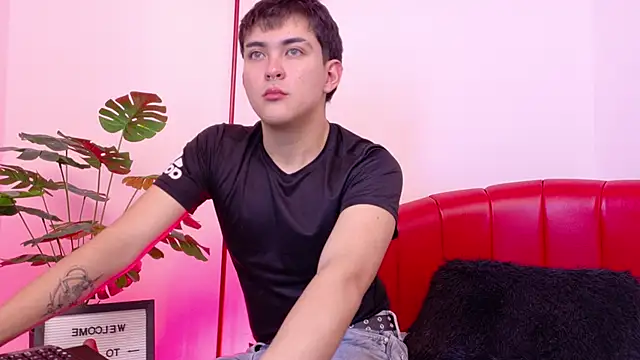 Snapshot of Valentin_X chatting on November 2025 03:45:02 AM Valentin X online show from November 2025 03:45:02 AM