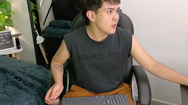 Snapshot of Valentin_X chatting on November 2025 04:01:01 AM Valentin X online show from November 2025 04:01:01 AM