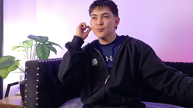 Snapshot of Valentin_X chatting on November 2025 04:15:01 AM Valentin X online show from November 2025 04:15:01 AM