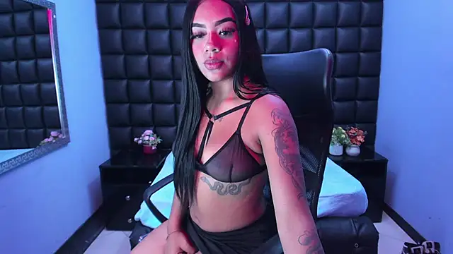 Snapshot of MarianaGibson chatting on April 2026 01:45:02 PM MarianaGibson online show from April 2026 01:45:02 PM