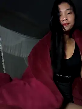 Snapshot of Lynly_k2 chatting on November 2025 12:48:02 PM Lynly k2 online show from November 2025 12:48:02 PM