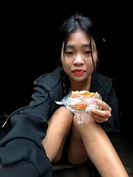 Snapshot of Lynly_k2 chatting on November 2025 12:38:02 AM Lynly k2 online show from November 2025 12:38:02 AM