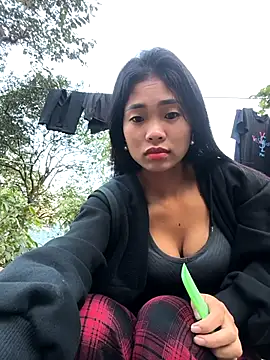 Snapshot of Lynly_k2 chatting on November 2025 12:09:02 AM Lynly k2 online show from November 2025 12:09:02 AM