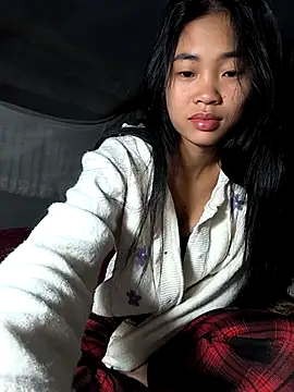 Snapshot of Lynly_k2 chatting on November 2025 12:24:01 AM Lynly k2 online show from November 2025 12:24:01 AM