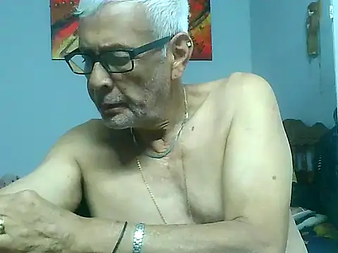 dirtysluttyfist online show from November 2025 06:18:01 PM