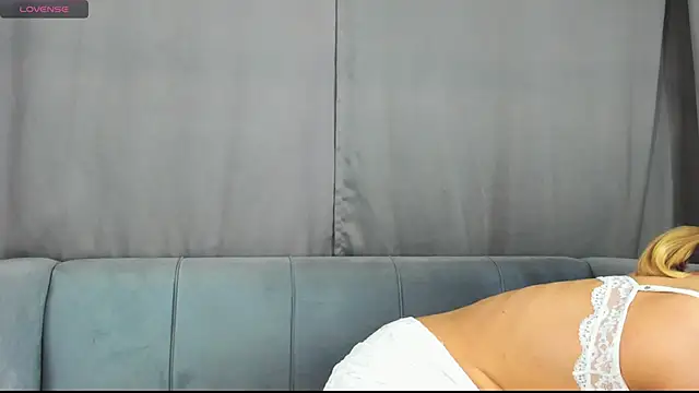 Monisees online show from November 2025 02:28:02 AM