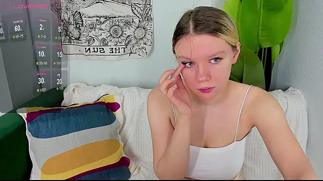 Monisees online show from January 2026 01:33:02 AM