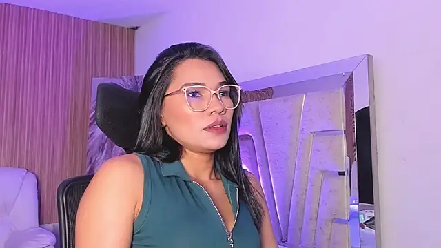 katemooss  online show from November 2025 12:09:02 PM