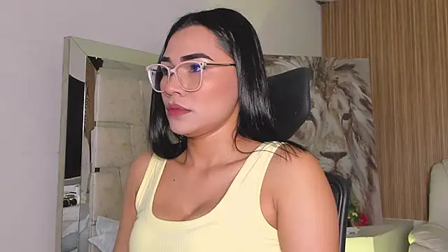 katemooss  online show from December 2025 12:25:02 PM