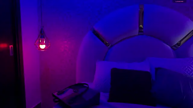 Snapshot of aria_sm chatting on November 2025 07:13:02 PM aria sm online show from November 2025 07:13:02 PM