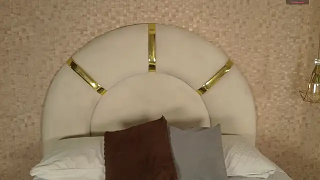 Snapshot of aria_sm chatting on November 2025 07:10:01 PM aria sm online show from November 2025 07:10:01 PM