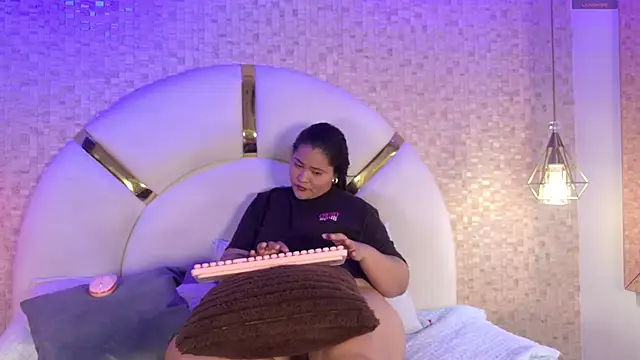 Snapshot of aria_sm chatting on November 2025 07:19:01 PM aria sm online show from November 2025 07:19:01 PM