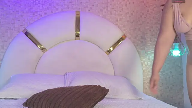 Snapshot of aria_sm chatting on November 2025 07:13:02 PM aria sm online show from November 2025 07:13:02 PM