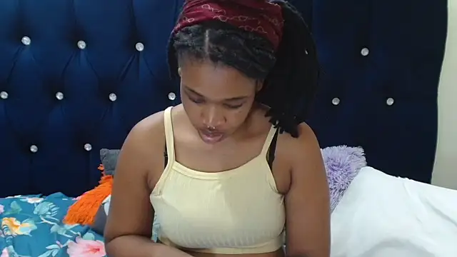 Snapshot of JuiceLips88 chatting on November 2025 04:33:01 PM JuiceLips88 online show from November 2025 04:33:01 PM