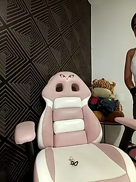 Snapshot of VirginPussyAnita18 chatting on November 2025 07:46:02 PM VirginPussyAnita18 online show from November 2025 07:46:02 PM